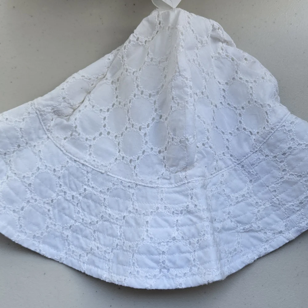 Old Navy White Eyelet Kids Hat - Picture 3 of 8